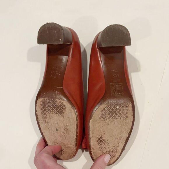 Tory Burch Bow Leather Pump Brown Size 7.5 2” Block Heel Quiet Luxury Classic - Picture 10 of 10